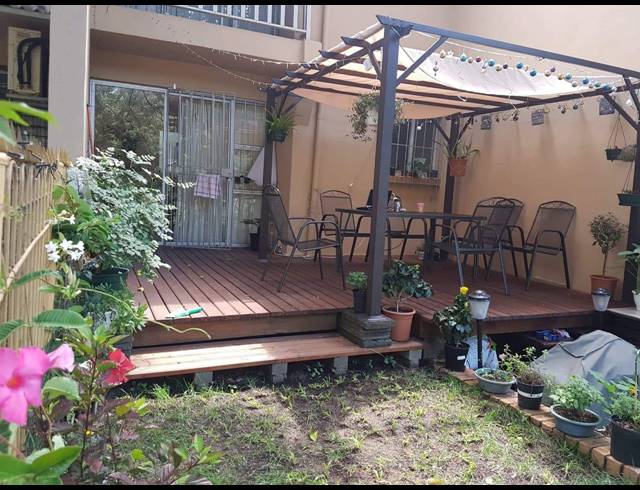 2 BEDROOM FLAT RENTED IN MEER EN SEE